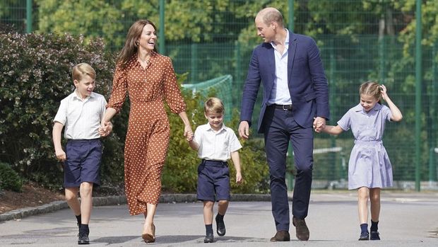 FILE - From left, Britain's Prince George, Kate Duchess of Cambridge, Prince Louis, Prince William and Princess Charlotte, arrive for a settling in afternoon at Lambrook School, near Ascot, England, Wednesday, Sept. 7, 2022. (Jonathan Brady/Pool Photo via AP, File)