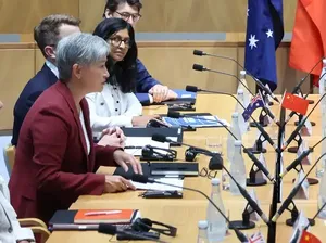 China Gunakan Pendekatan Halus pada Australia