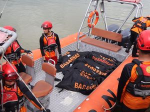 6 Mayat Diduga Rohingya Kembali Ditemukan di Laut Aceh Jaya 6 Mayat Diduga Rohingya Kembali Ditemukan di Laut Aceh Jaya