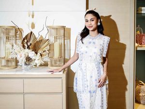 Foto: Gaya Unik Azizah Salsha Istri Pratama Arhan Pakai Gaun dan Sepatu Ugly Foto: Gaya Unik Azizah Salsha Istri Pratama Arhan Pakai Gaun dan Sepatu Ugly