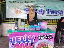 Jajanan Viral Jadi Inspirasi Pedagang Jualan Takjil di Masa Ramadan