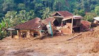 Penampakan Longsor dan Banjir Bandang Terjang Bandung Barat