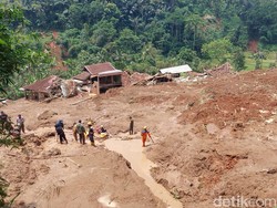 Horornya Banjir Bandang dan Longsor yang Sergap Cipongkor