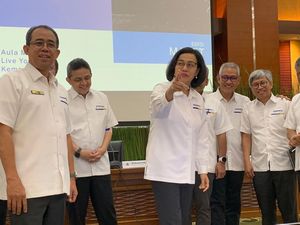 Sri Mulyani: APBN Masih Surplus Rp 22,8 T Sri Mulyani: APBN Masih Surplus Rp 22,8 T