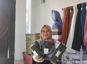 Berkah Ramadan, Penjualan Mukena dan Jilbab di Denpasar Laris Manis Berkah Ramadan, Penjualan Mukena dan Jilbab di Denpasar Laris Manis