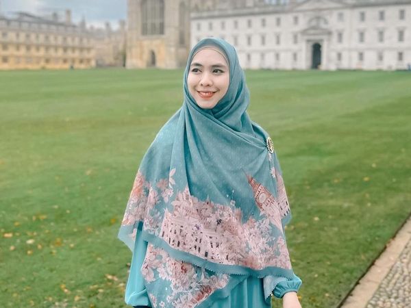 Potret Rumah Oki Setiana Dewi Nuansa Putih, Punya Ruang Khusus untuk Santri