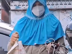 Aksi Polisi Nyamar Jadi Ukhti Tangkap Kurir 12 Kg Ganja di Depok