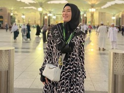 Bikin Haru, Suami Kenang Umrah Pertama dan Terakhir Stevie Agnecya