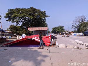 Warga Mulai Bongkar Tenda Pengungsian, Jalur Pantura Demak Segera Dibuka Warga Mulai Bongkar Tenda Pengungsian, Jalur Pantura Demak Segera Dibuka