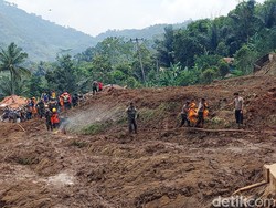 Perajin Gula Aren Tertimbun Longsor di Rongga Saat Sedang Mencari Nira
