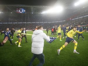 Pemainnya Diserang, Fenerbahce Pertimbangkan Cabut dari Liga Turki Pemainnya Diserang, Fenerbahce Pertimbangkan Cabut dari Liga Turki