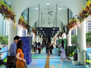 Menengok 3 Halte TransJakarta yang Kini Seperti Galeri Seni Menengok 3 Halte TransJakarta yang Kini Seperti Galeri Seni