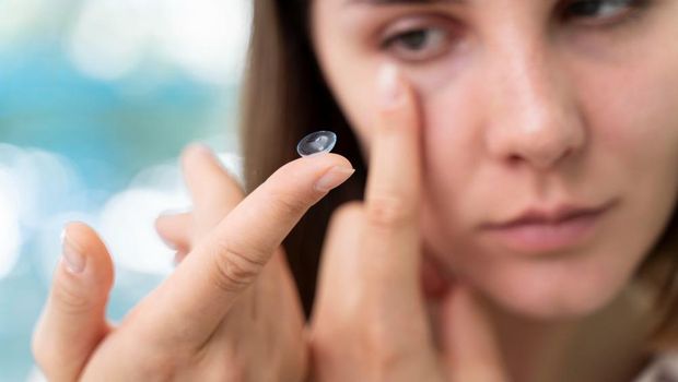 Hati-hati! 8 Kesalahan Penggunaan Lensa Kontak yang Dapat Merusak Mata/Foto:freepik.com/freepik