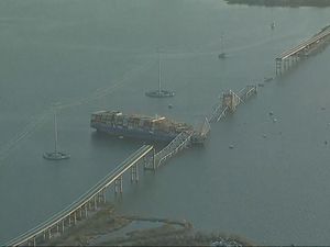 Penampakan Jembatan di Baltimore AS Ambruk Seusai Dihantam Kapal Kargo