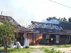 Ditinggal Pergi ke Sawah, Dua Rumah di Bojonegoro Terbakar