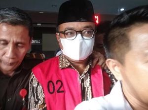 Kadis PUPR Gorontalo Tersangka Korupsi SPAM Dungingi Rp 2 Miliar Ditahan Kadis PUPR Gorontalo Tersangka Korupsi SPAM Dungingi Rp 2 Miliar Ditahan