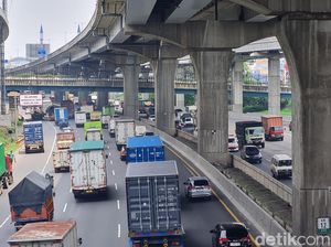 Arus Mudik, Kendaraan Sumbu 3 Mulai Dilarang Masuk Tol Jakarta-Cikampek