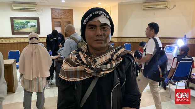 Layanan Pembersihan Tato Gratis oleh BAZIS BAZNAS DKI Jakarta di Kantor Walikota Jakarta Pusat, Selasa (26/3).