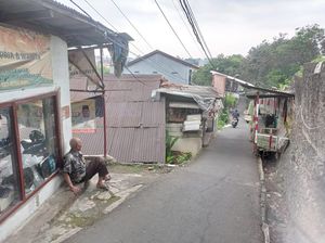 Ini Lokasi Motor Tukang Galon Nyangkut di Atap Rumah Warga Jagakarsa