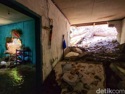 Detik-detik Longsor Terjang Rumah Warga di Kawasan TNG Halimun salak