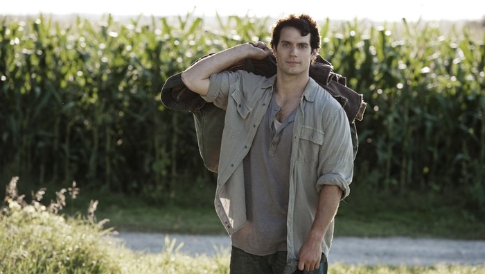 Henry Cavill Tak Lagi Jadi Superman? Fans Auto Mikir Keras!