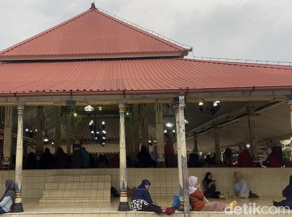 Gulai Kambing, Siganture Menu Takjil Gratis di Masjid Gedhe Kauman