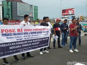 Buntut Kasus Aiptu FN, Belasan Orang Demo Minta Debt Collector Diberantas