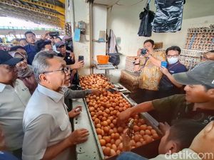 Cek Harga Sembako di Bandung, Zulhas: Mudah-mudahan Nggak Naik Lagi Cek Harga Sembako di Bandung, Zulhas: Mudah-mudahan Nggak Naik Lagi
