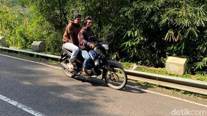Hati-hati! Pembatas Jalan Jalur Alternatif Mudik Garut-Bandung Rusak
