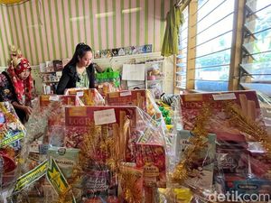 Pasutri di Mojokerto Kebanjiran Order Parsel Lebaran Pasutri di Mojokerto Kebanjiran Order Parsel Lebaran
