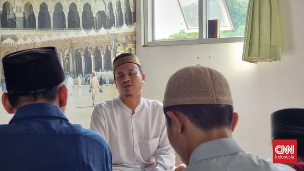 Pesantren dan sekolah Radulatul Makfufin, merupakan lembaga pendidikan yang mengajarkan pendidikan keagamaan bagi peserta didik tunanetra di Serpong, Tangerang Selatan, Senin (25/3/2024). (CNNIndonesia/ Cesar Sanabil Pasya)