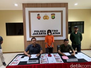 Mahasiswi Penipu Tiket Coldplay Rp 1,2 M di Jaksel Ditangkap! Mahasiswi Penipu Tiket Coldplay Rp 1,2 M di Jaksel Ditangkap!