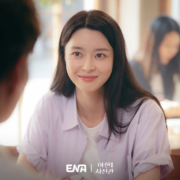 Potret Kwon Na Ra dalam drama 'The Midnight Studio'