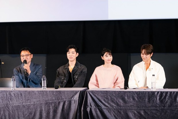 Potret sutradara dan para pemeran drama 'The Midnight Studio'