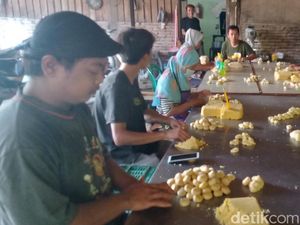 Jelang Lebaran, Produksi Bakpia Rumahan di Bayat Klaten Panen Cuan
