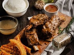 Buka Puasa Pakai Iga Bakar yang Empuk Juicy di 5 Tempat Ini!