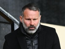 Ryan Giggs: Man United Harus Beli Gelandang!