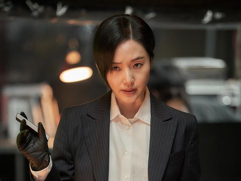Serial Parasyte: The Grey (2024) Parasyte: The Grey Lee Jung-hyun as Choi Jun-kyung in Parasyte: The Grey Cr. Cho Wonjin/Netflix © 2024
