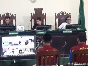 2 Senior Penganiaya Santri Kediri hingga Tewas Dituntut 7,5 Tahun Bui 2 Senior Penganiaya Santri Kediri hingga Tewas Dituntut 7,5 Tahun Bui