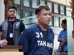 Pria yang Viral Acungkan Celurit di Semarang Ternyata Sempat Pukuli Tetangga Pria yang Viral Acungkan Celurit di Semarang Ternyata Sempat Pukuli Tetangga