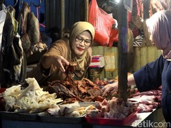 Ogah Dapat Harga Mahal, Warga Bandung Curi Start Beli Daging Sapi