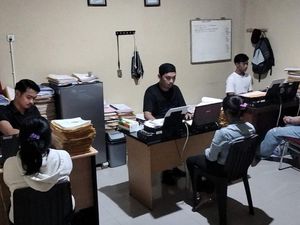 7 PSK-5 Muncikari di Sidrap Diamankan Saat Razia Prostitusi di Malam Ramadan 7 PSK-5 Muncikari di Sidrap Diamankan Saat Razia Prostitusi di Malam Ramadan