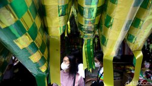 Berburu Pernik-pernik Lebaran di Pasar Asemka