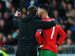 Momen Laga Jeda Sejenak, Ada Fans Mau Selfie sama Cristiano Ronaldo