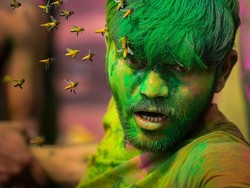 Dunia Hari Ini: Jutaan Warga India Merayakan Festival Holi