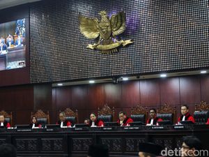 Ganjar Tuding Pemilih Nyoblos Lebih dari Sekali di 2.413 TPS, Ini Kata KPU Ganjar Tuding Pemilih Nyoblos Lebih dari Sekali di 2.413 TPS, Ini Kata KPU