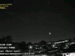 Marapi Erupsi 2 Kali Malam Ini, Keluarkan Abu Vulkanik 1 hingga 1,5 Kilometer