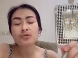 Pamer Momen Sahur, Penampilan Natural Iis Dahlia Tanpa Makeup Bikin Salfok