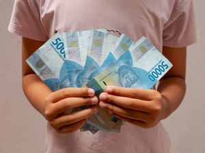 Tips Alokasikan Duit THR Biar Nggak Boncos Seusai Lebaran Tips Alokasikan Duit THR Biar Nggak Boncos Seusai Lebaran