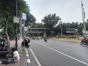Jalan Medan Merdeka Barat Dibuka Kembali Seusai Demo Jalan Medan Merdeka Barat Dibuka Kembali Seusai Demo